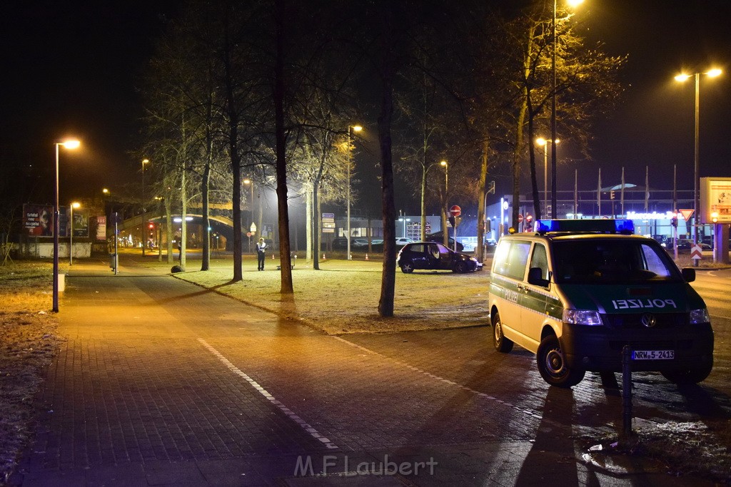 VU PKW Baum Koeln Deutz Deutz Kalkerstr P63.JPG - Miklos Laubert